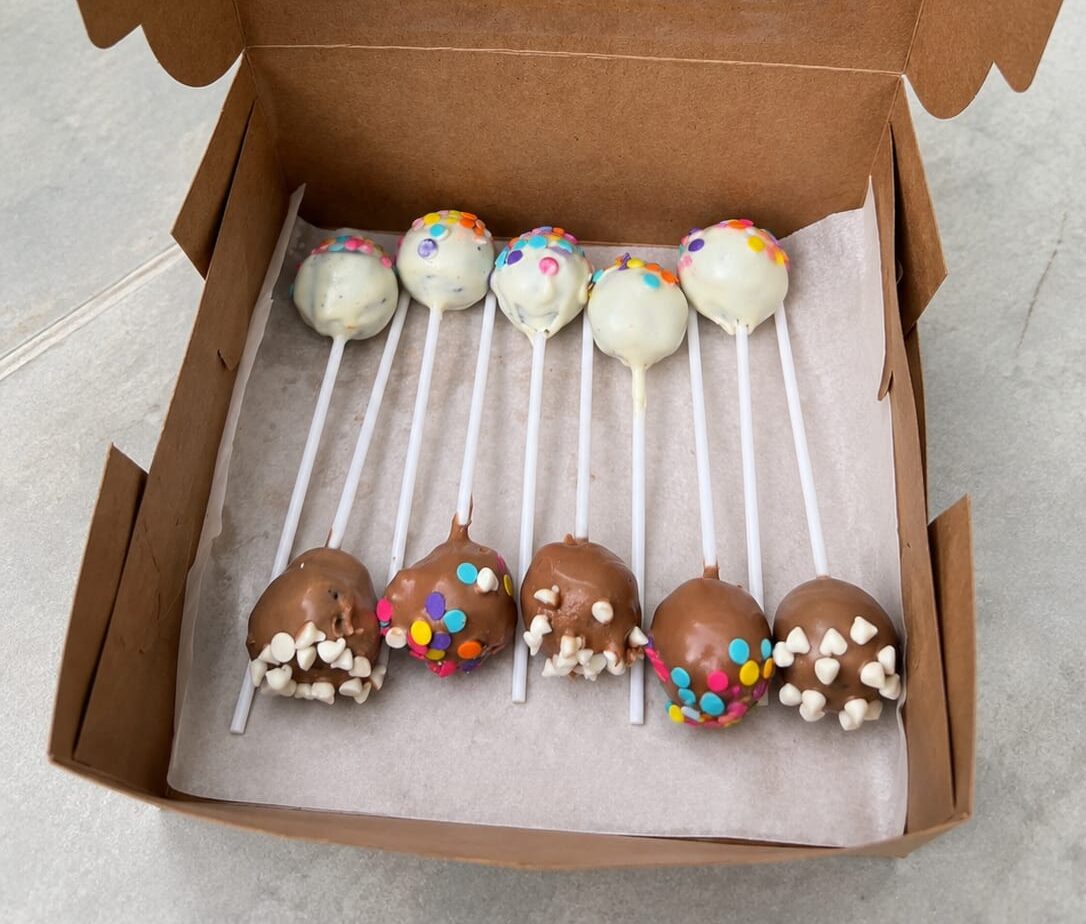 CAKE POPS AT MUGAPPAIR